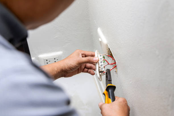 Best Circuit Breaker Repair  in Neillsville, WI